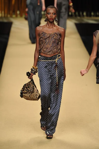 Look 14